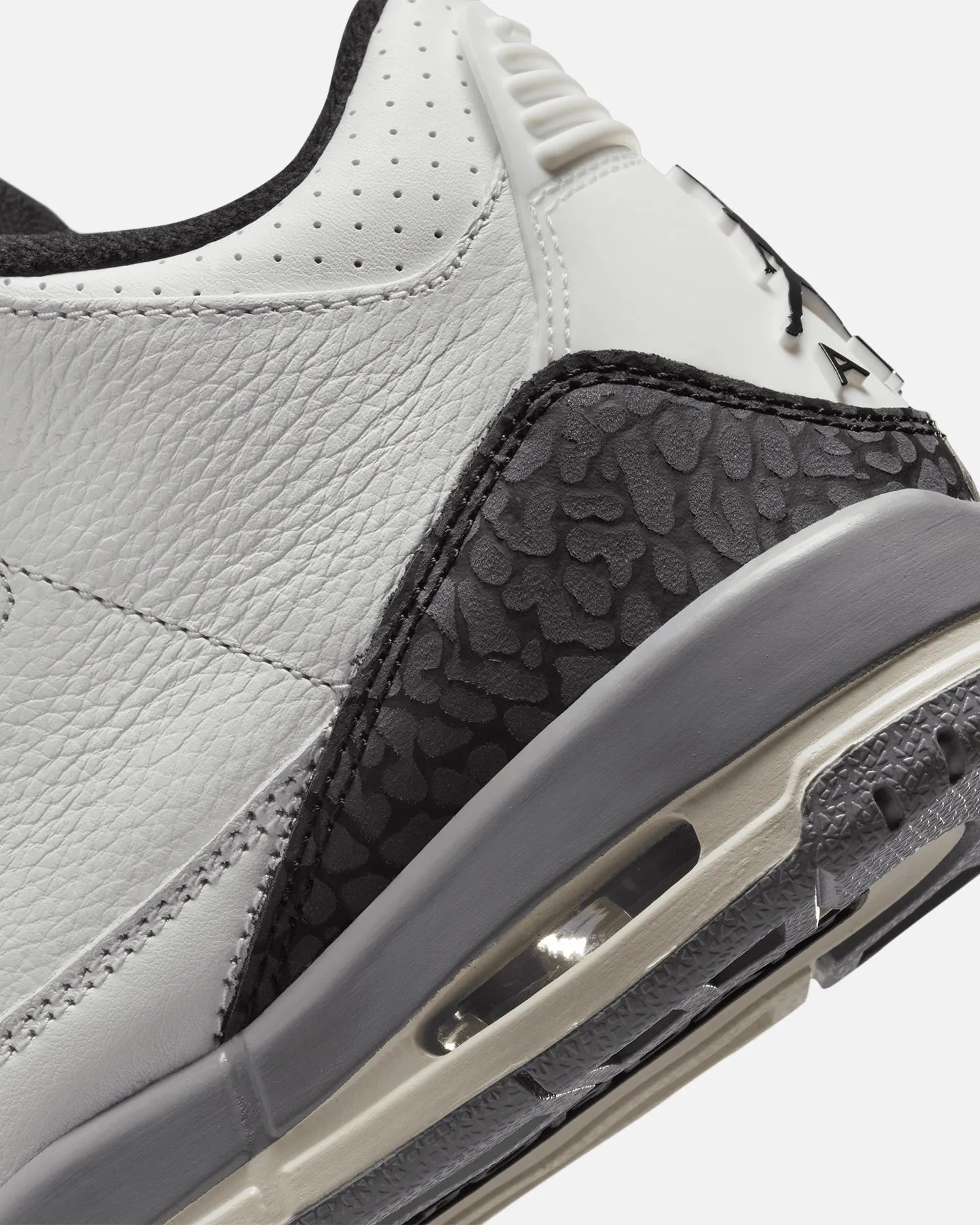 Jordan Kids' Air Jordan 3 Retro (GS) "Cement Grey" Summit White/Fire Red Cement