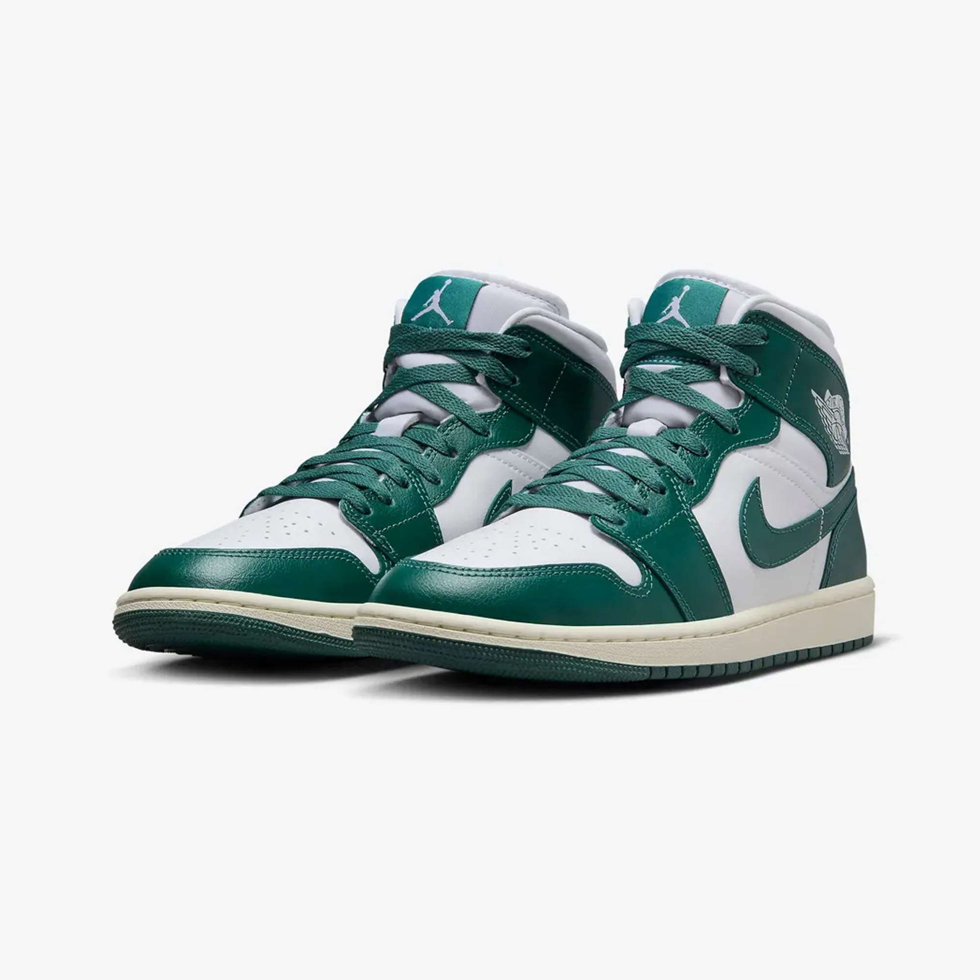 JORDAN | WMN'S AIR JORDAN 1 MID { WHITE/OXIDIZED GREEN-SAIL