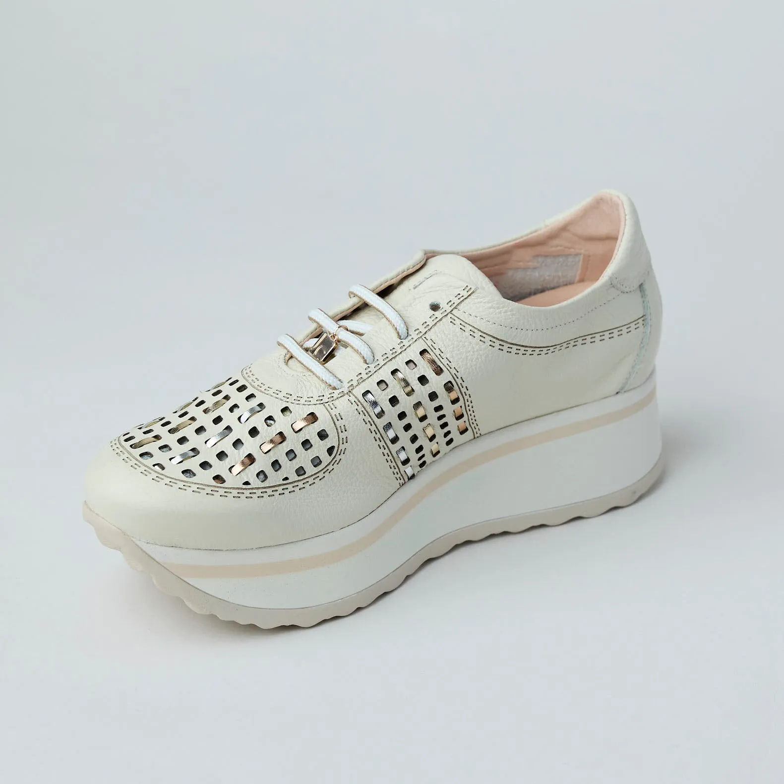 Jose Saenz Flatform Laced Beige Leather Shoes