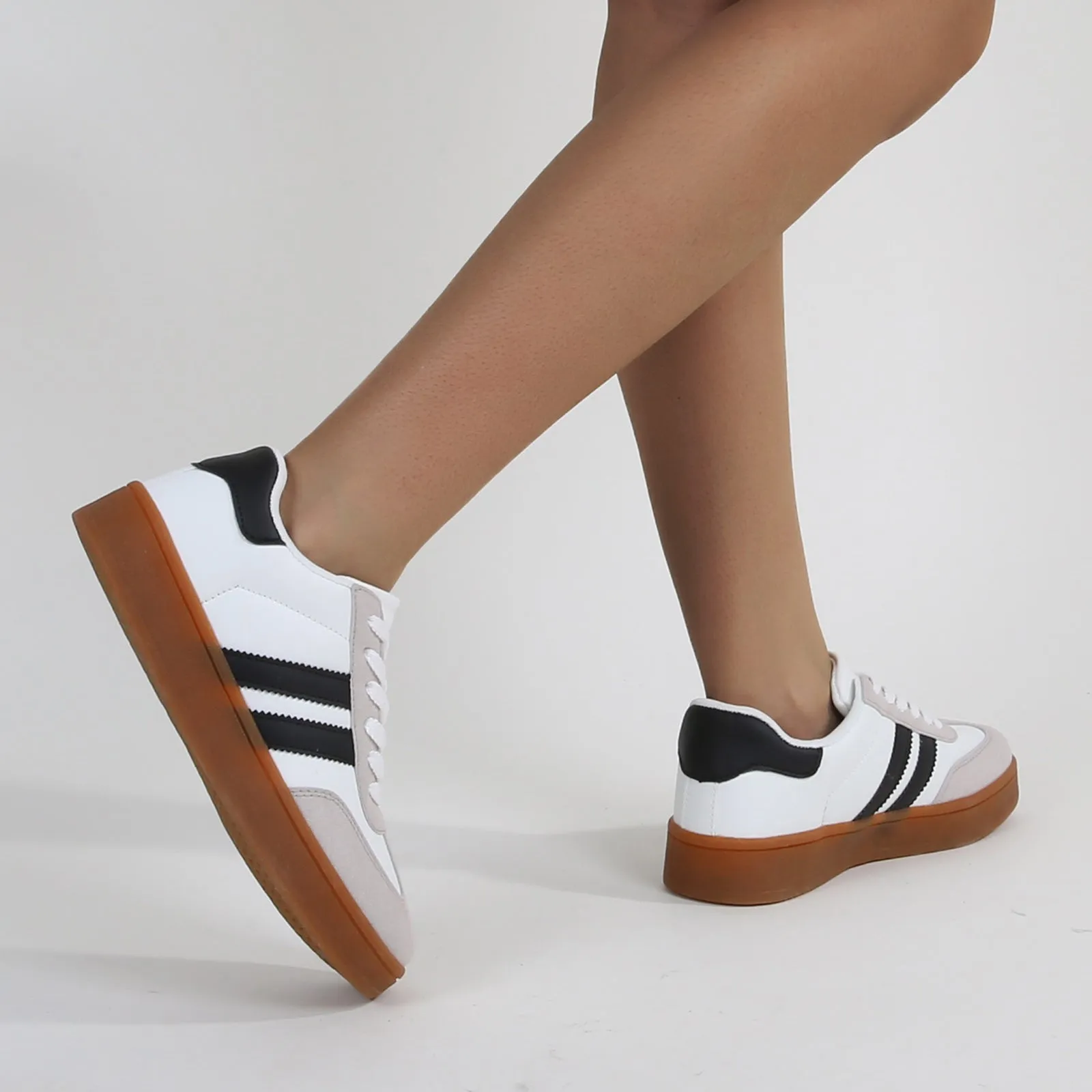Lisa Retro Gum Sole Sneakers