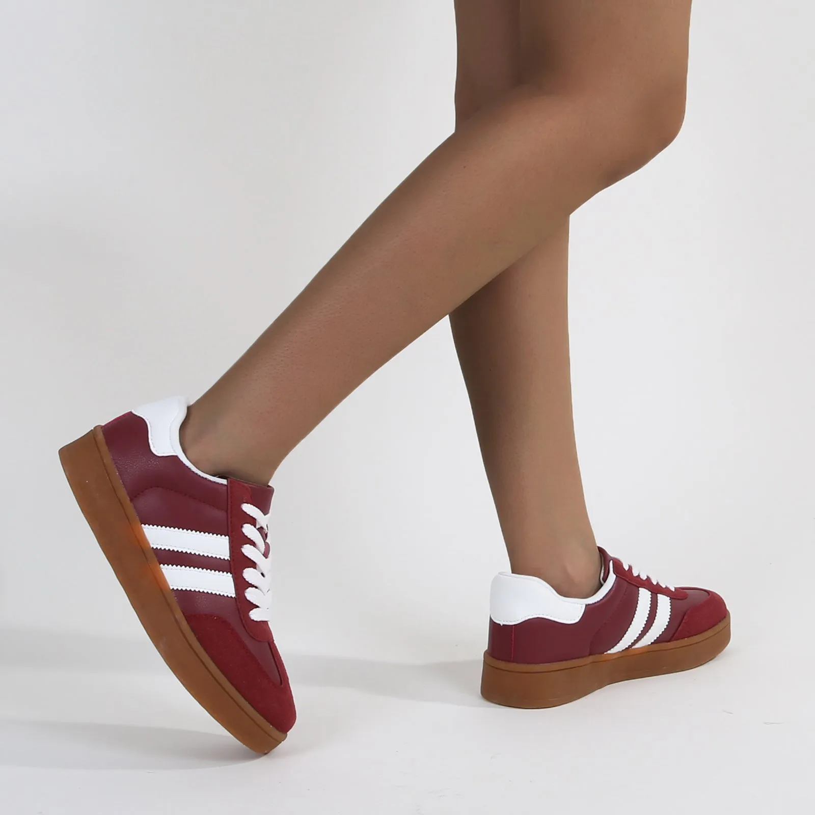 Lisa Retro Gum Sole Sneakers