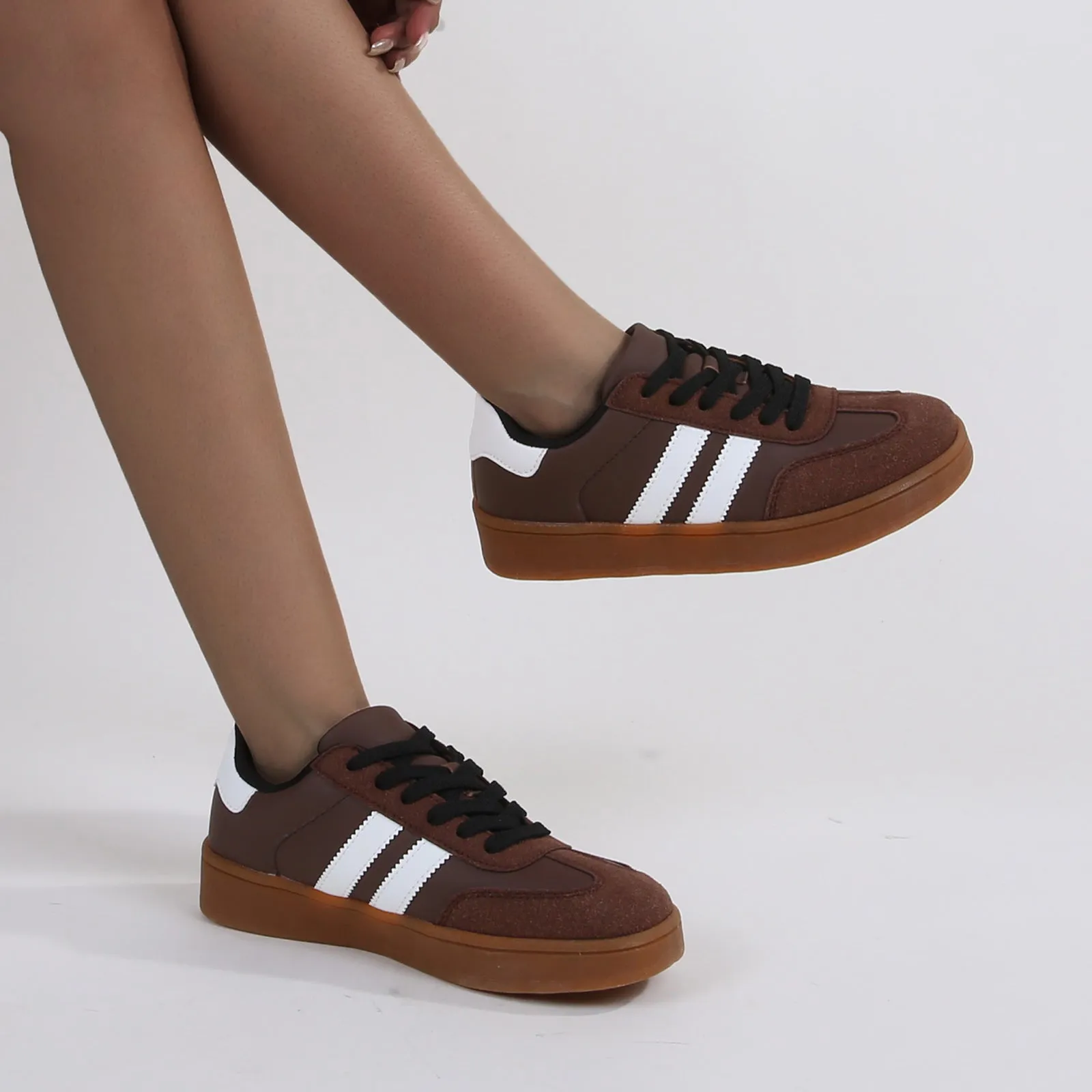 Lisa Retro Gum Sole Sneakers
