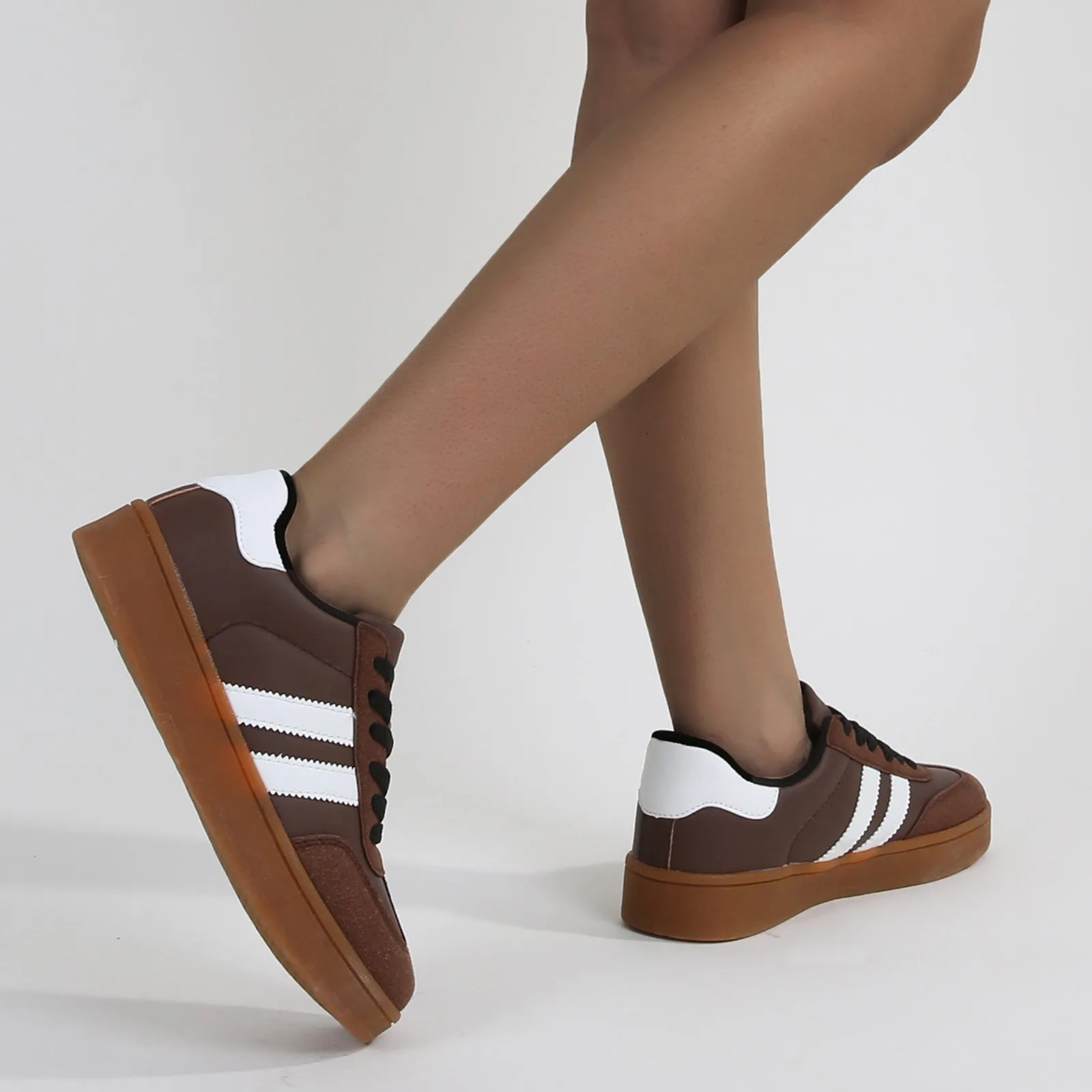 Lisa Retro Gum Sole Sneakers