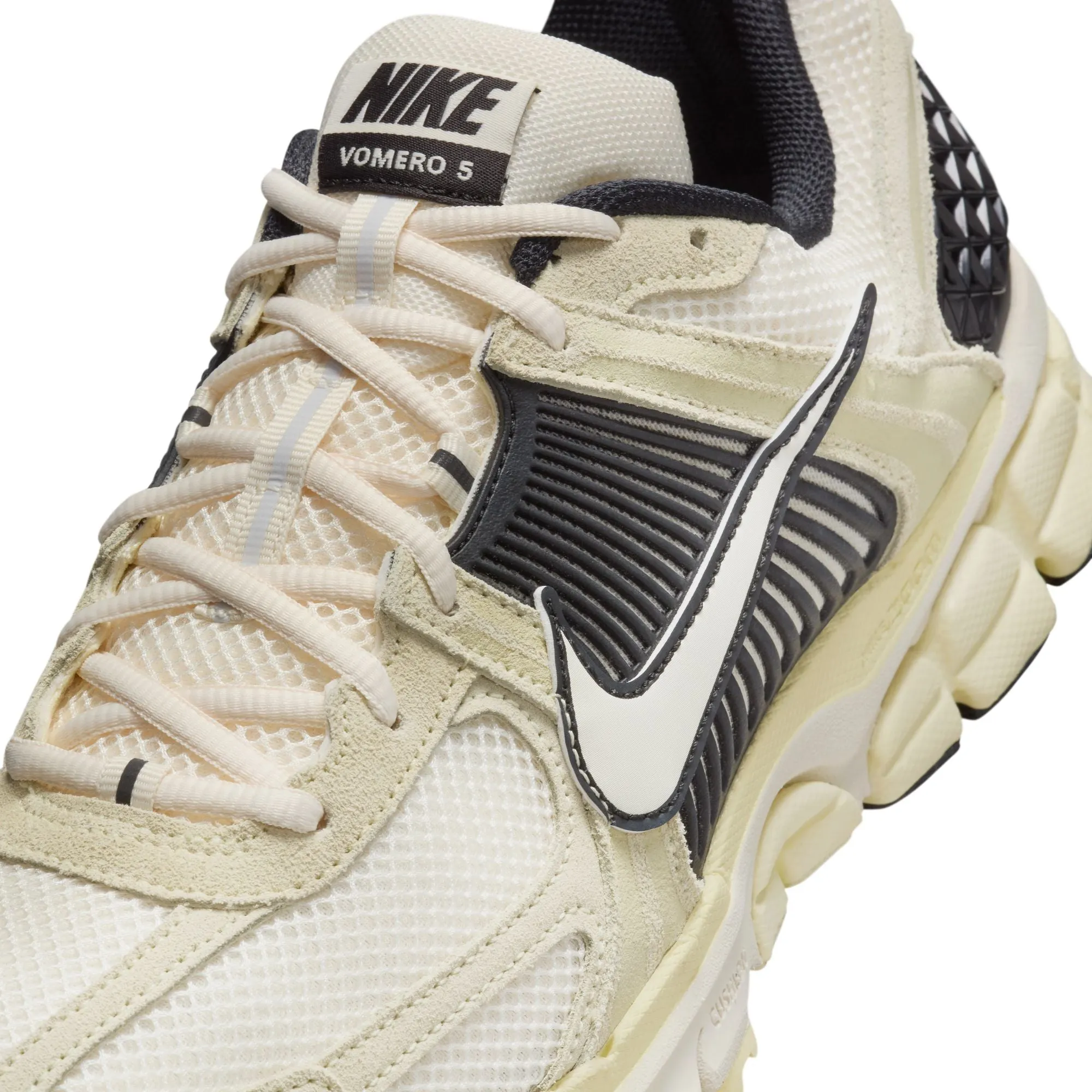 Nike - Zoom Vomero 5 ~ Alabaster