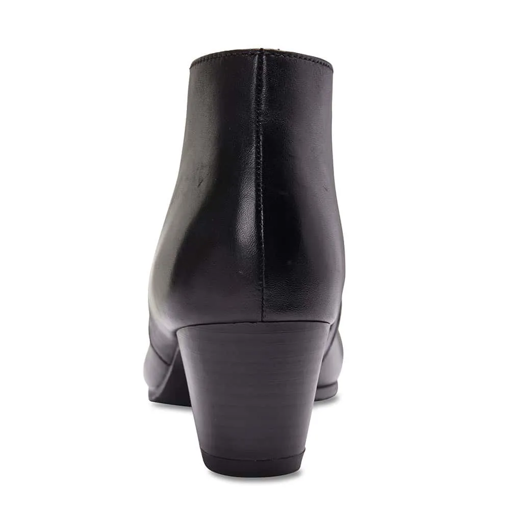 Tasman Boot in Black Leather