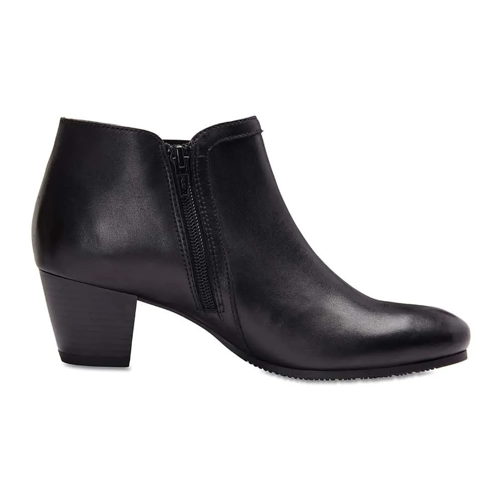 Tasman Boot in Black Leather
