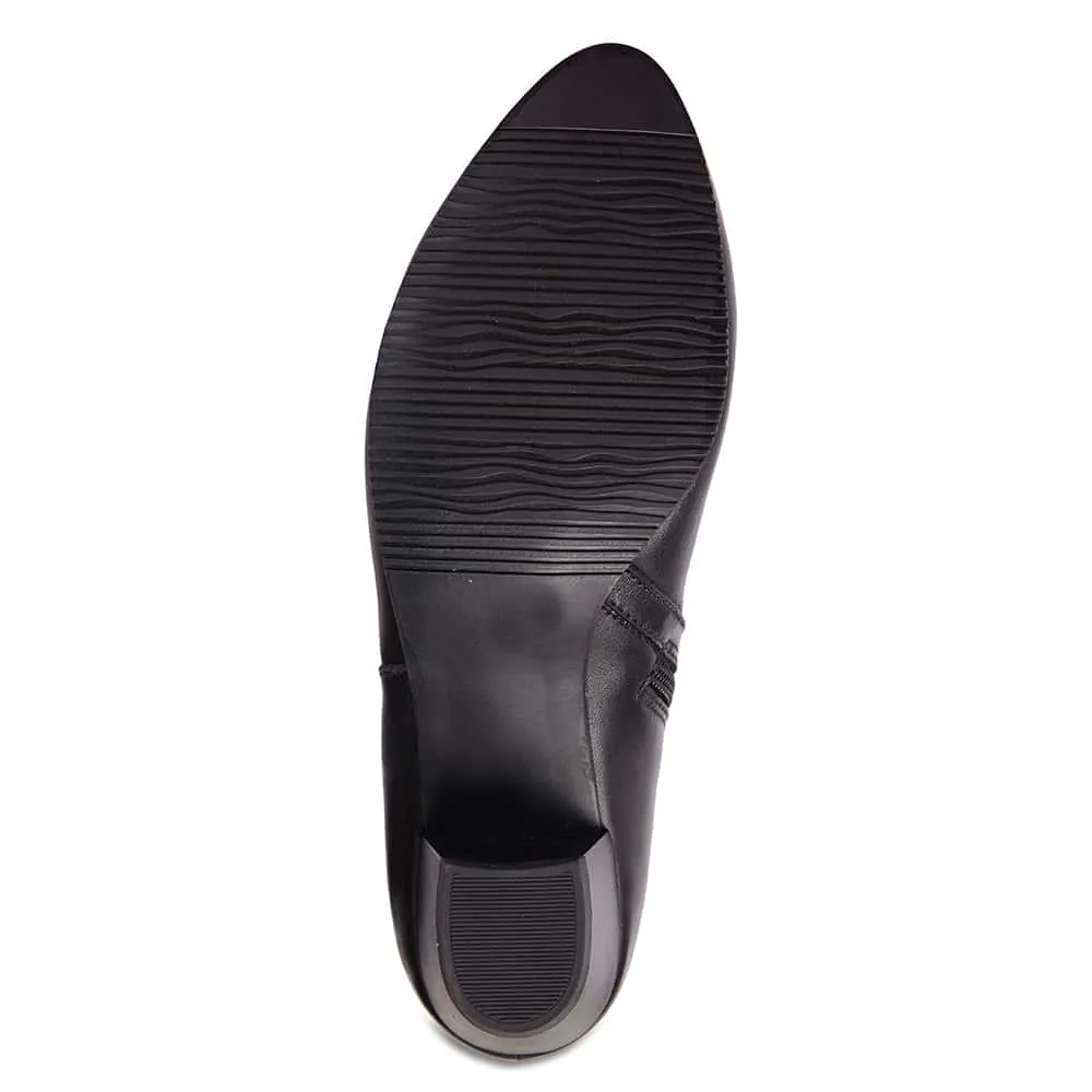 Tasman Boot in Black Leather