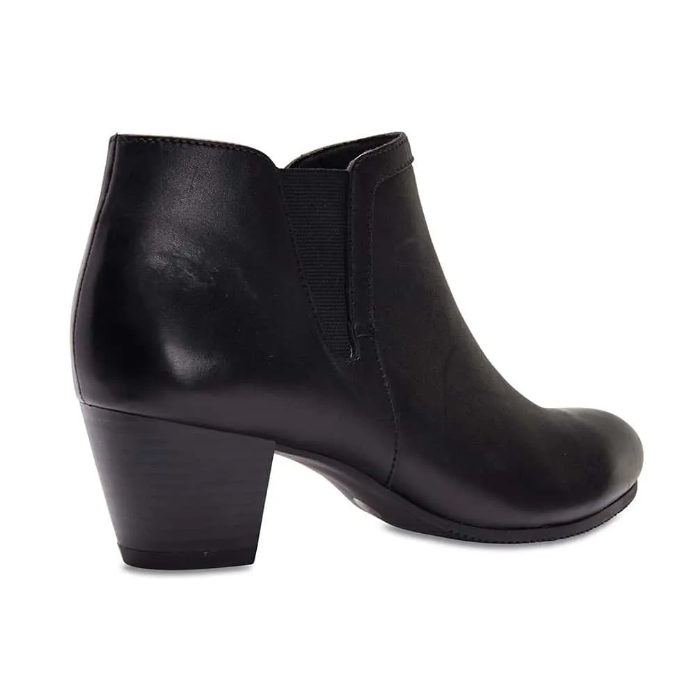 Tasman Boot in Black Leather